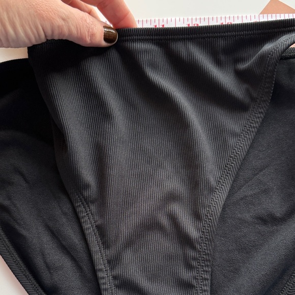 Shade & Shore Classic Black Bikini Bottom, Size Large - Picture 3 of 8